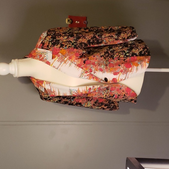 New Directions Floral Tapestry Blazer No Pockets with Poly White Lining - Picture 6 of 7